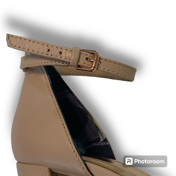 NWOB Ted Baker Sheah Sandal in Nude / Rose Gold, size 8.5 US - Picture 16 of 16